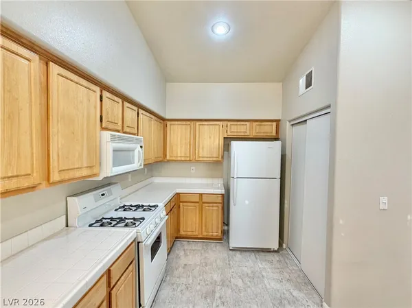 $1,635 | 4930 Black Bear Road, Unit 202, Las Vegas, NV 89149
