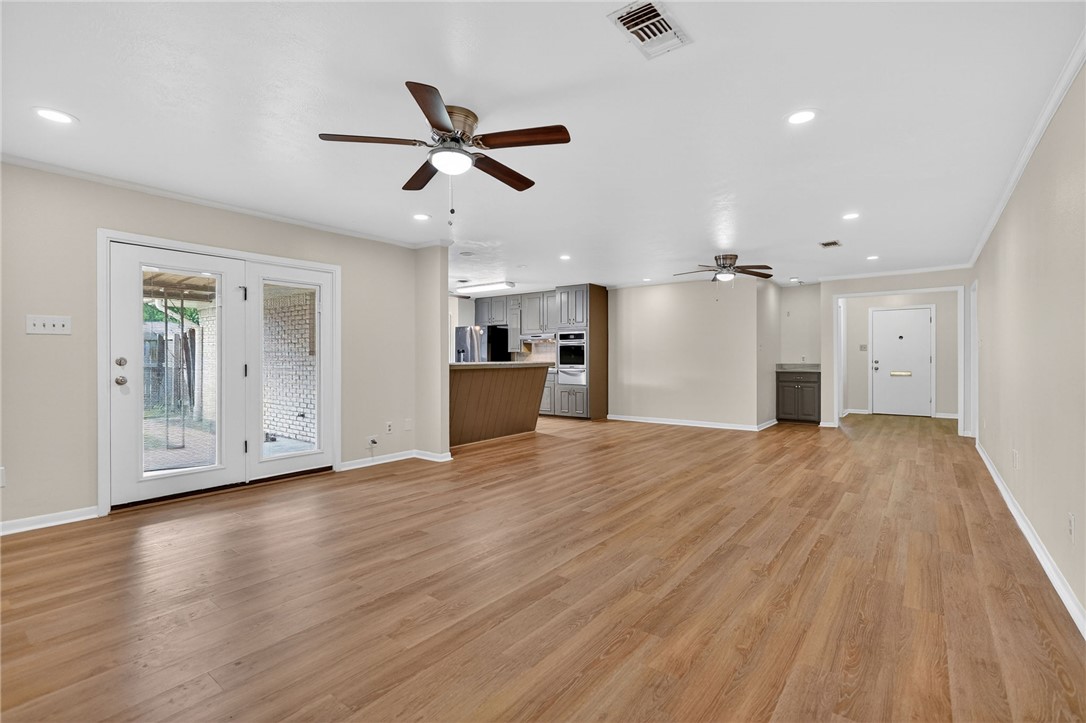 3501 Cavitt Avenue Bryan, TX 77801 - Photo 3 of 40