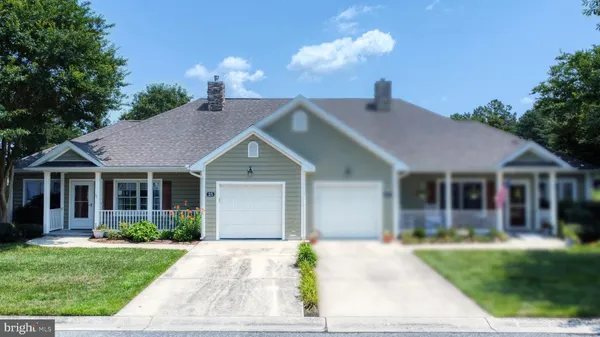 a front view of house with yard