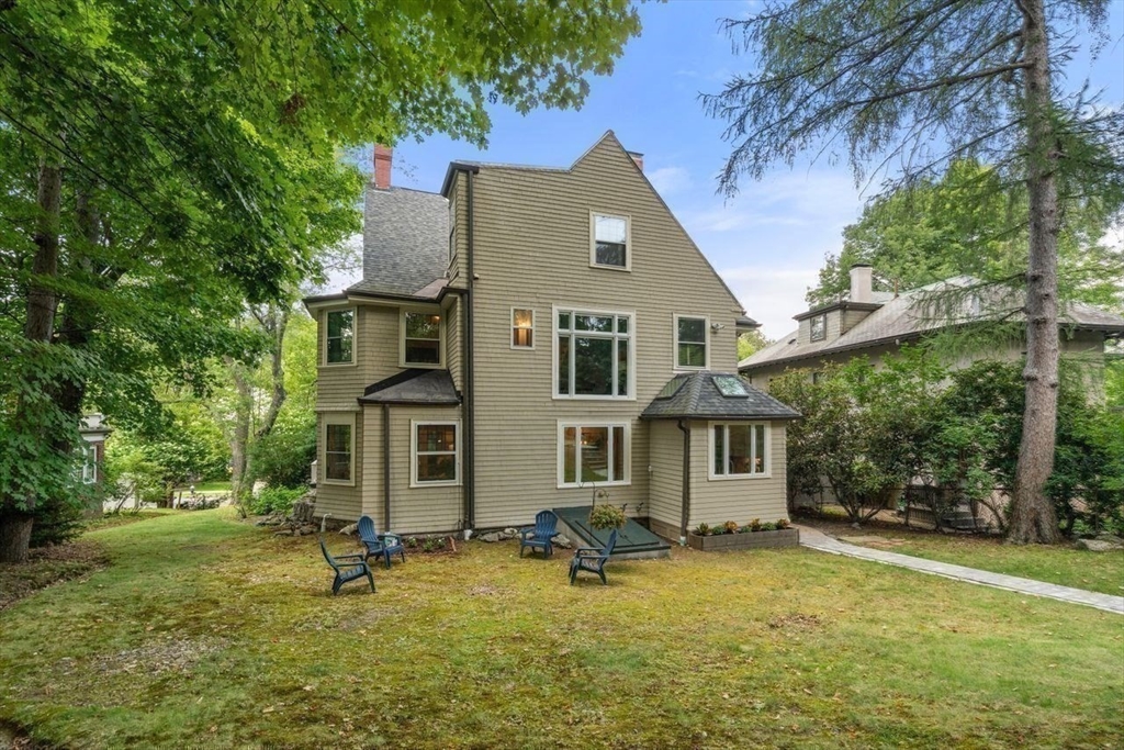 292 Clinton Road Brookline, MA 02445 - Photo 25 of 26 Gallery Image 25