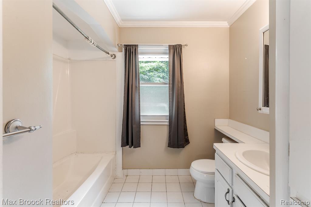 2300 Devonshire Road Bloomfield Hills, MI 48302 - Photo 7 of 15