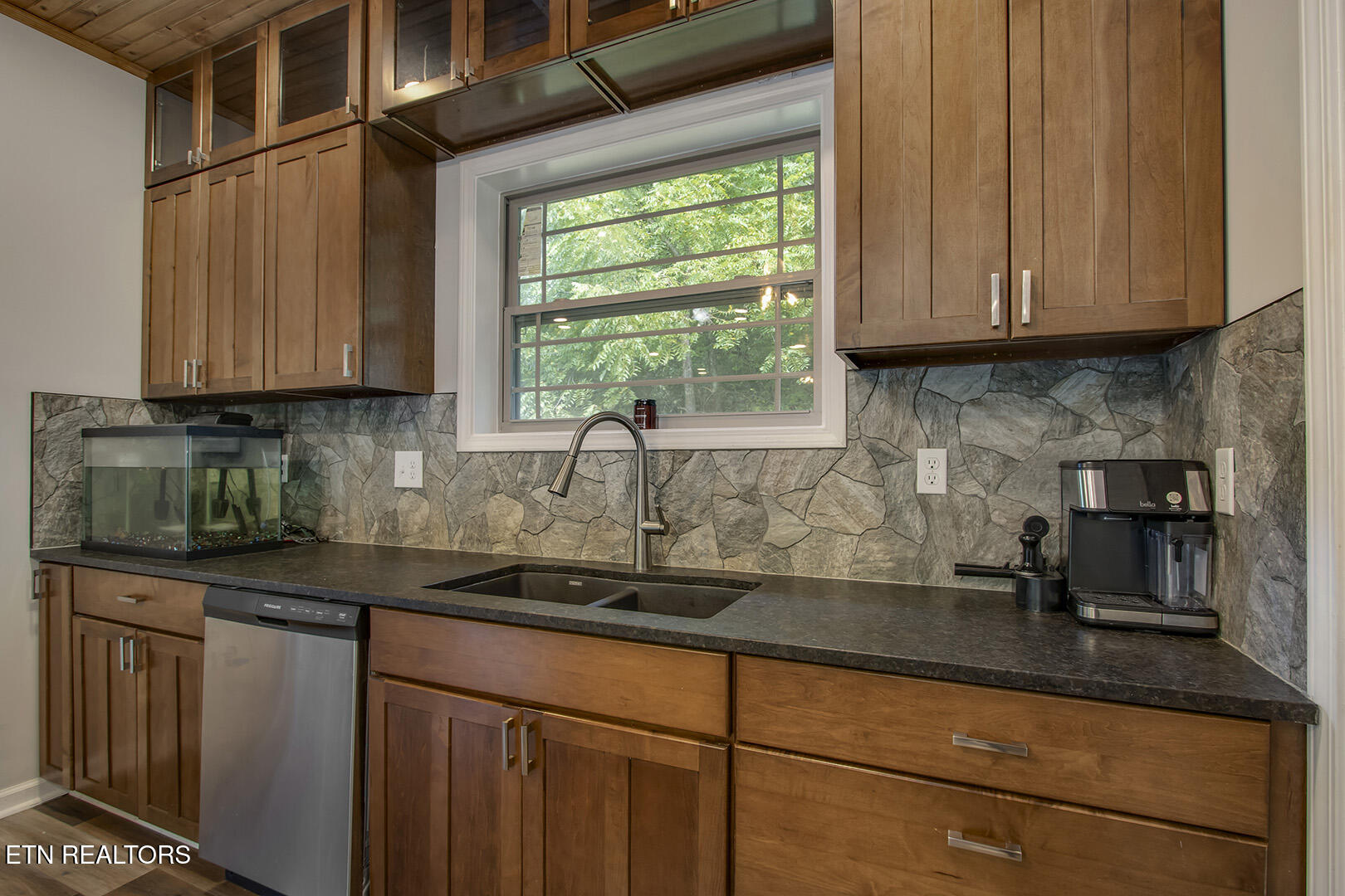 287 Cave Creek Road Loudon, TN 37774 - Photo 16 of 60 16_CaveCreekRoad_287_Eat-InKitchen02