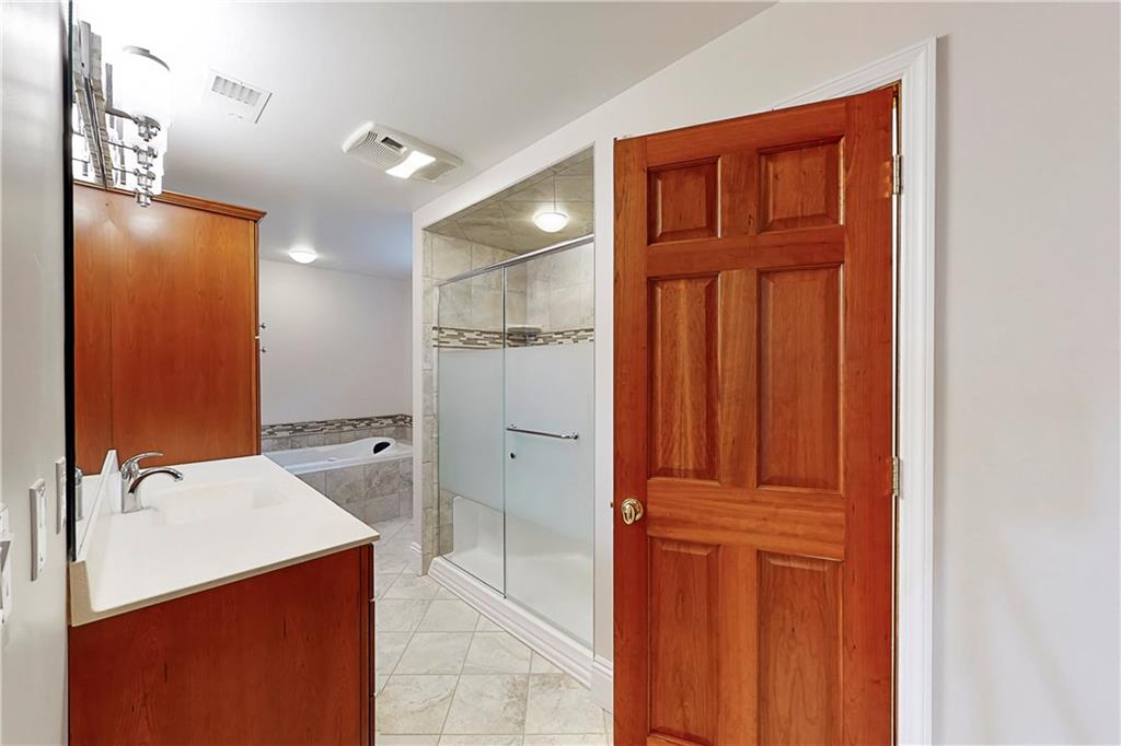 321 Johnston Road Upper St. Clair, PA 15241 - Photo 14 of 25 Gallery Image 14