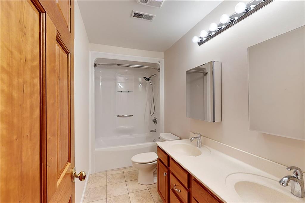 321 Johnston Road Upper St. Clair, PA 15241 - Photo 17 of 25 Gallery Image 17