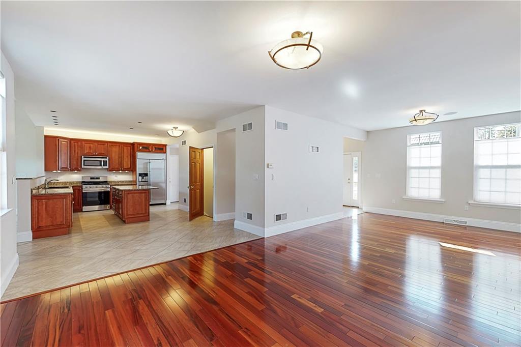 321 Johnston Road Upper St. Clair, PA 15241 - Photo 8 of 25 Gallery Image 8