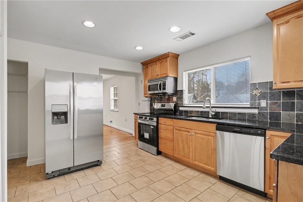 3036 Peeler Road Atlanta, GA 30360 - Photo 3 of 15