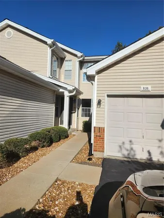 $1,800 | 836 Woodside Trails Drive, Ballwin, MO 63021