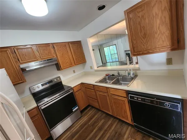 $1,800 | 836 Woodside Trails Drive, Ballwin, MO 63021