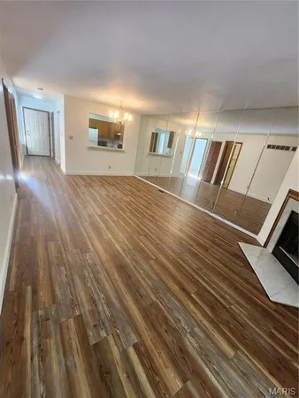 $1,800 | 836 Woodside Trails Drive, Ballwin, MO 63021