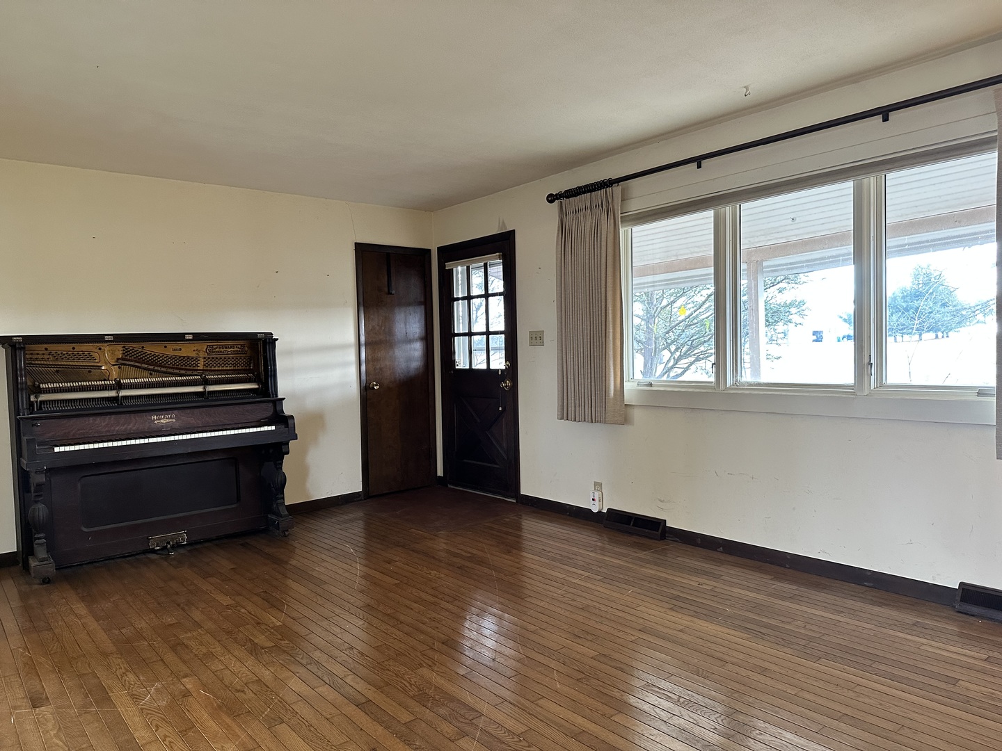 3212 West Hensley Road Champaign, IL 61822 - Photo 6 of 22 Gallery Image 6
