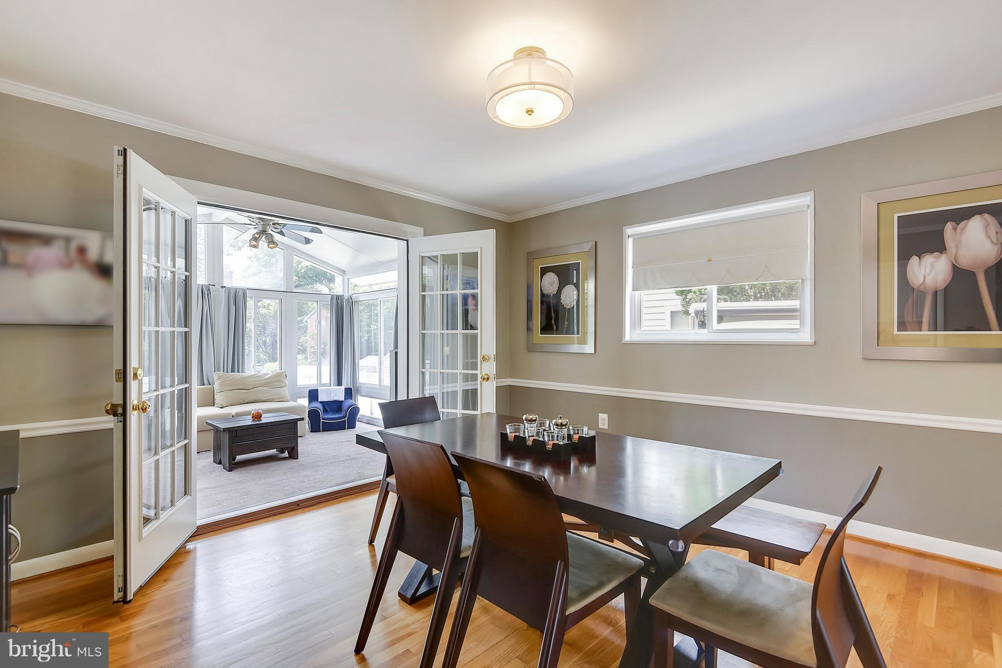 10000 Belhaven Road Bethesda, MD 20817 - Photo 9 of 30 GLEAMING WOOD FLOORS
