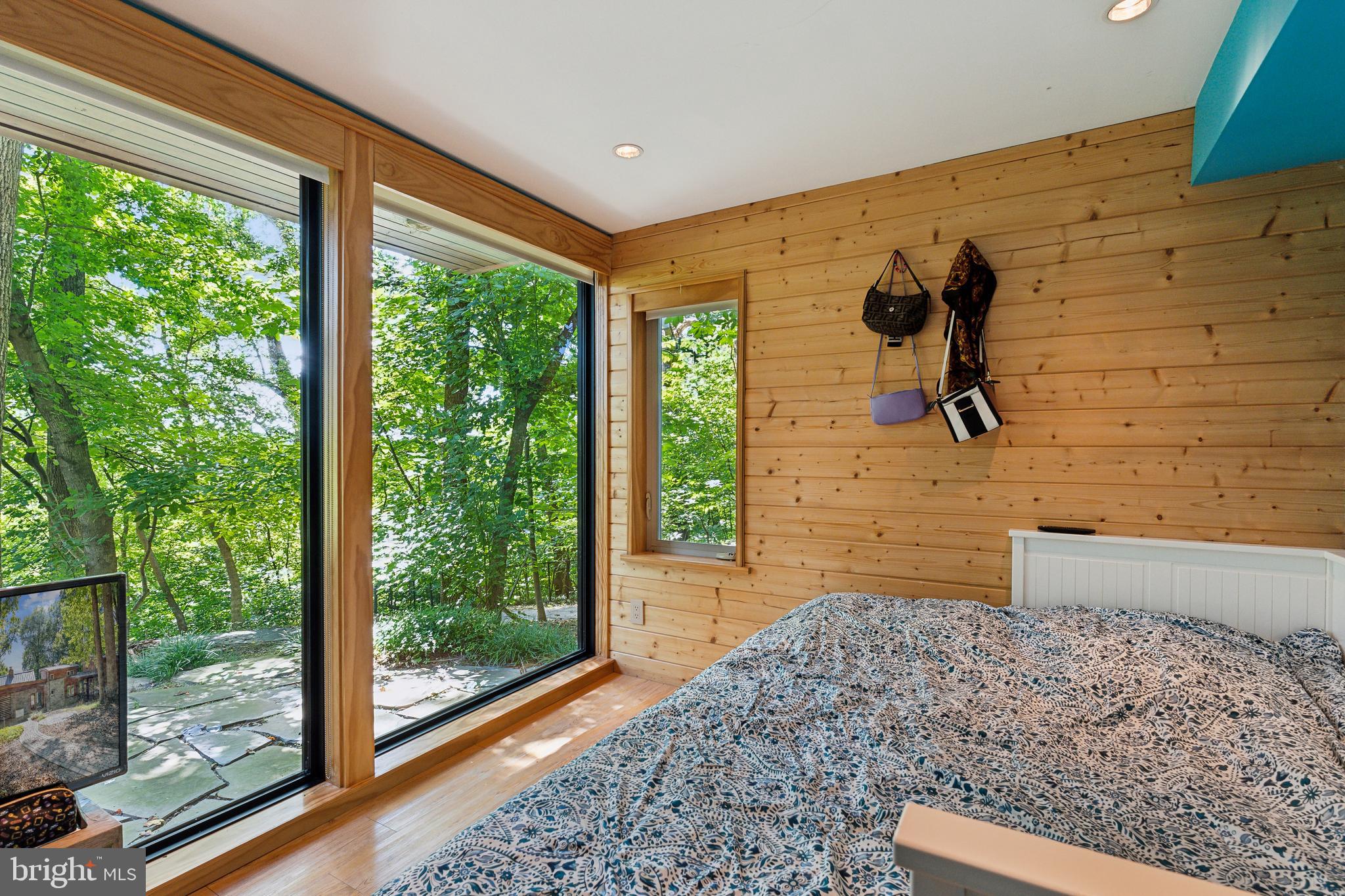 11540 Springridge Road Potomac, MD 20854 - Photo 20 of 35 a bathroom with a tub and window