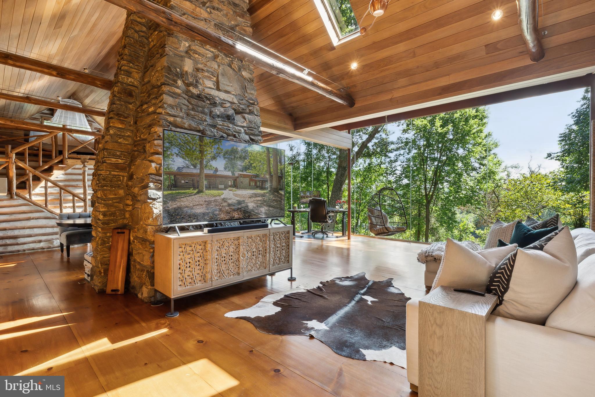 11540 Springridge Road Potomac, MD 20854 - Photo 10 of 35 a room with furniture and a window