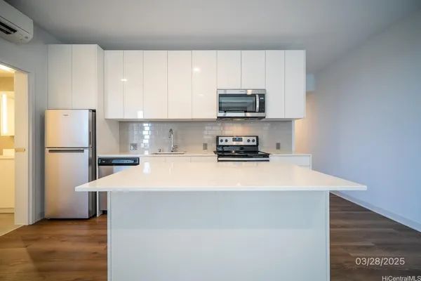 $3,400 | 987 Queen Street, Unit 604, Honolulu, HI 96814