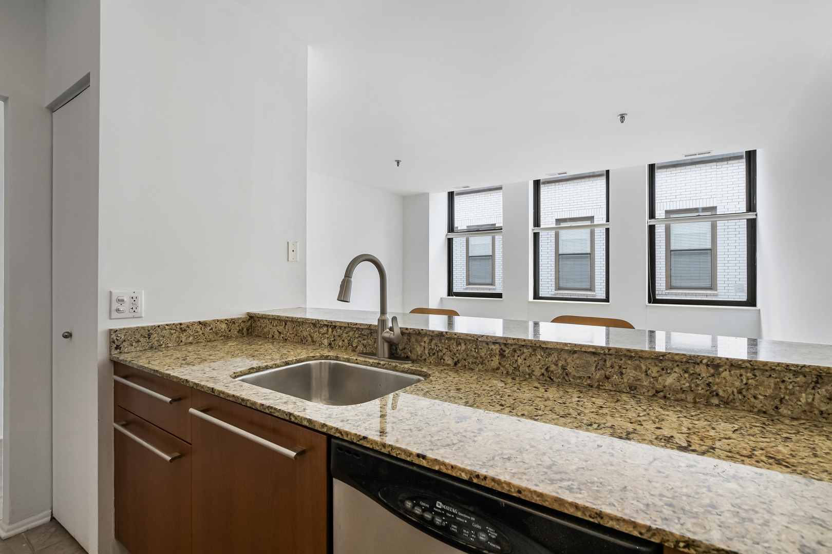 740 South Federal Street, Unit 1109 Chicago, IL 60605 - Photo 12 of 17