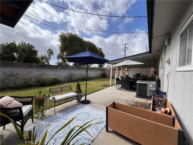 $1,250,000 | 6110 East Walton Street, Long Beach, CA 90815