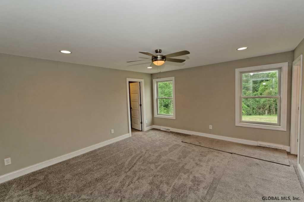 24 Charterpoint Road Colonie, NY 12189 - Photo 13 of 23 Photo 13