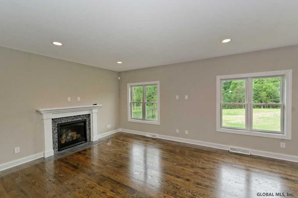 24 Charterpoint Road Colonie, NY 12189 - Photo 10 of 23 Photo 10