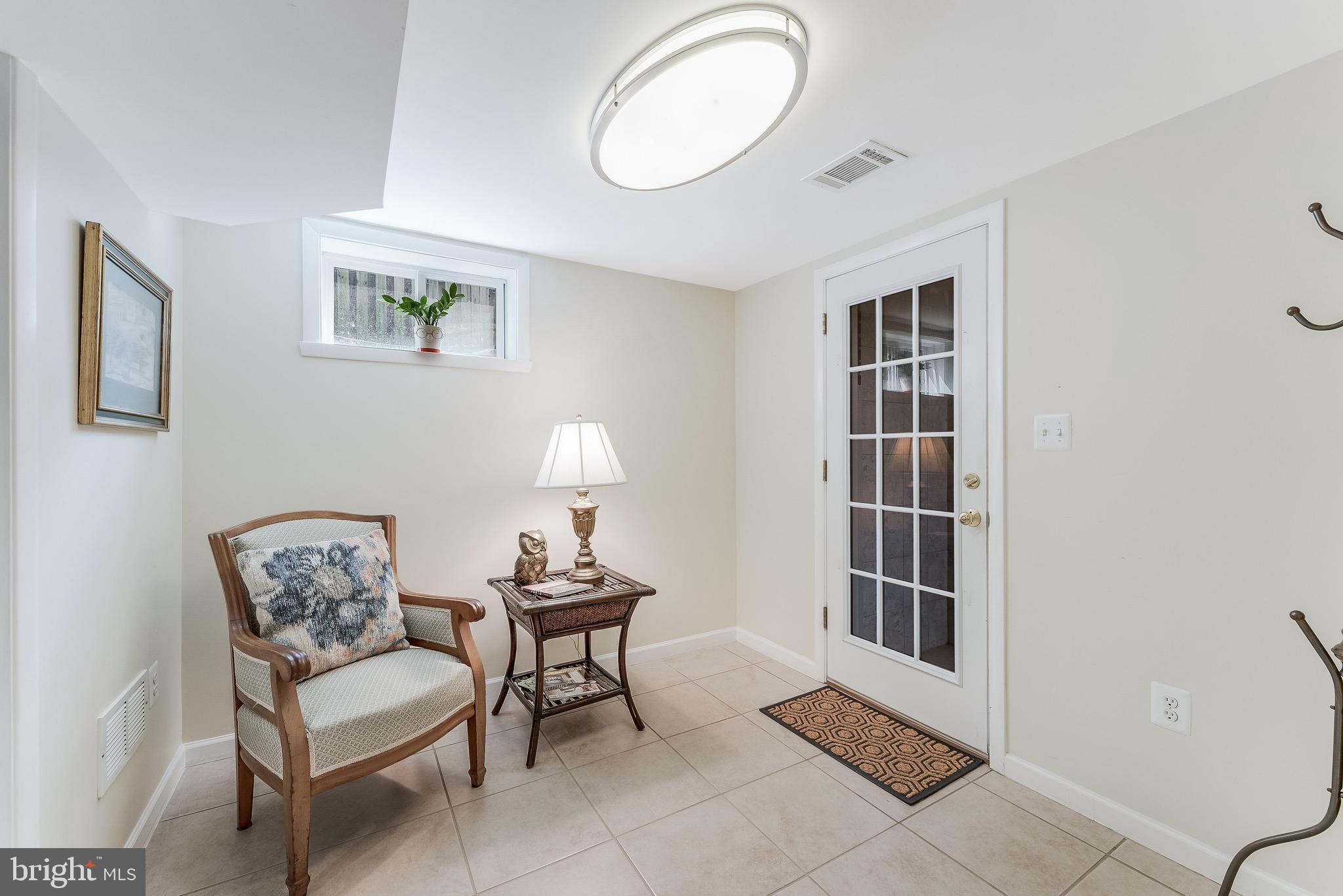 2532 North Glebe Road Arlington, VA 22207 - Photo 54 of 76 Lower level foyer area to walk-up stairs