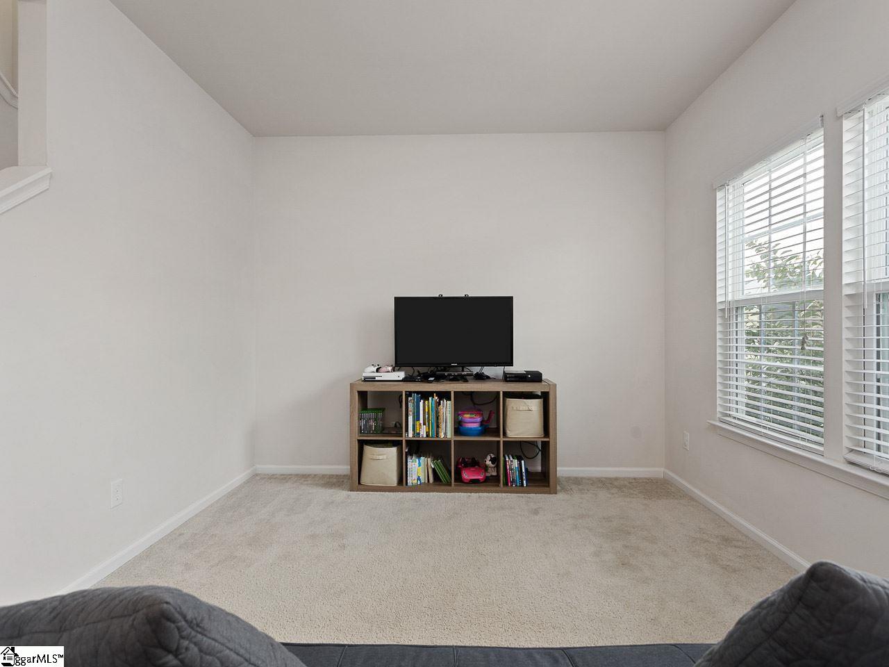 521 Bucklebury Road Greer, SC 29651 - Photo 4 of 33 Gallery Image 4