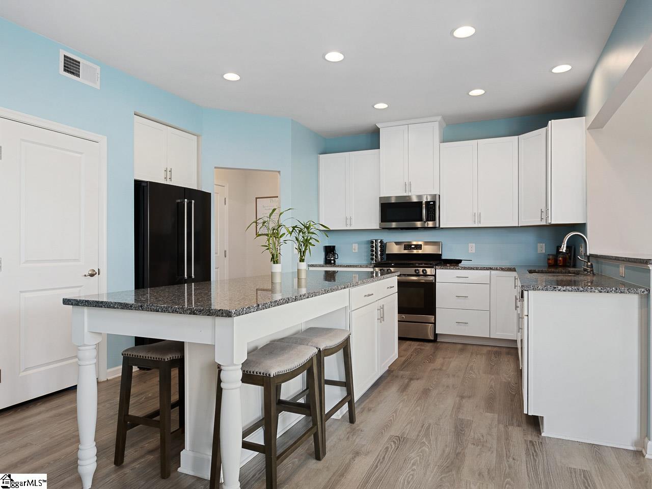521 Bucklebury Road Greer, SC 29651 - Photo 10 of 33 Gallery Image 10