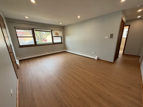 $1,295 | 6543 16th Street, Unit 1N, Berwyn, IL 60402