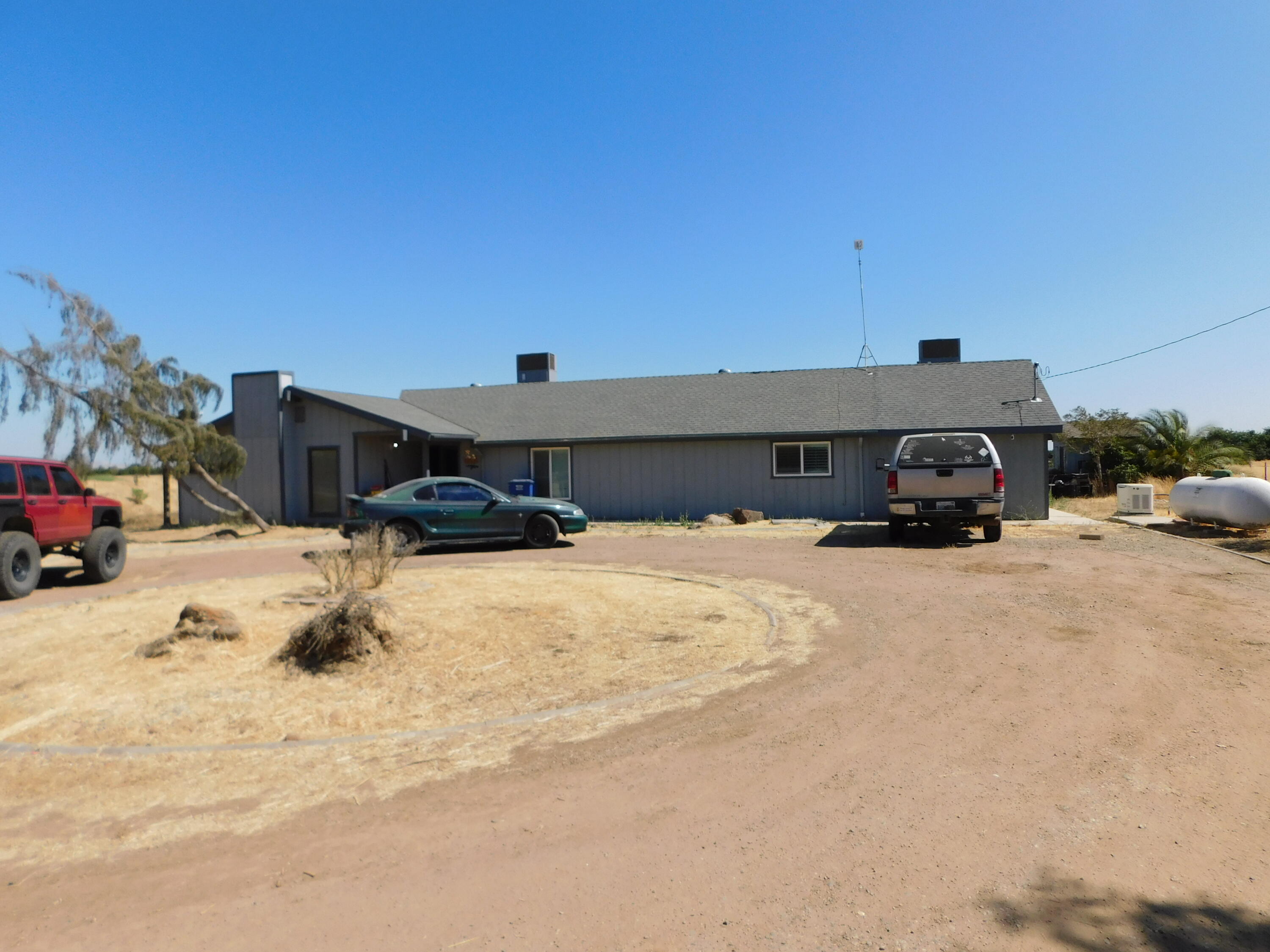 20367 Goodfellow Avenue Reedley, CA 93654 - Photo 30 of 123 300