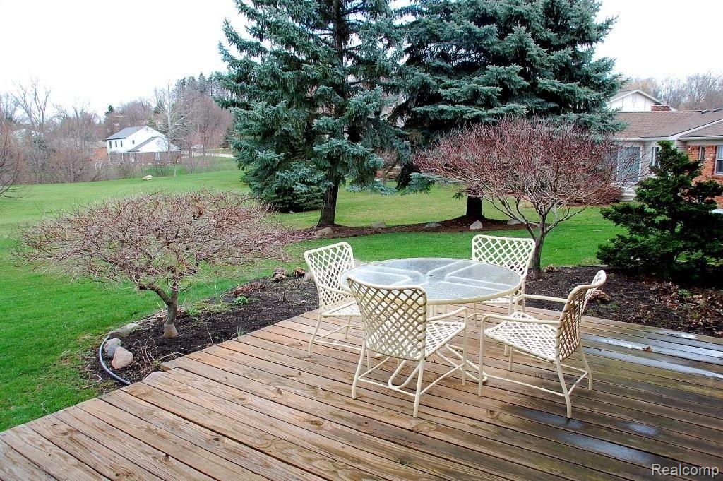 35988 Smithfield Road Farmington, MI 48335 - Photo 17 of 20 BACKYARD VIEW 1