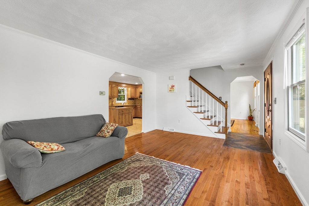89 Old Andover Road North Reading, MA 01864 - Photo 4 of 42