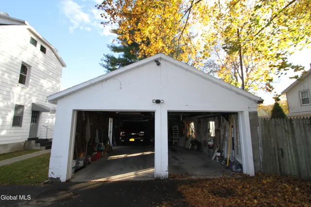 $319,900 | 15 Pawling Avenue, Halfmoon, NY 12118