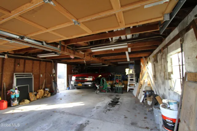 $319,900 | 15 Pawling Avenue, Halfmoon, NY 12118