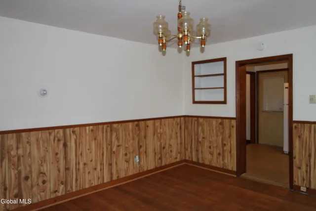 $319,900 | 15 Pawling Avenue, Halfmoon, NY 12118