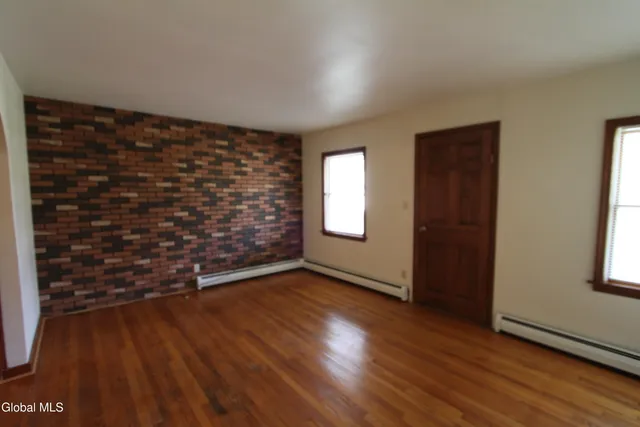 $319,900 | 15 Pawling Avenue, Halfmoon, NY 12118