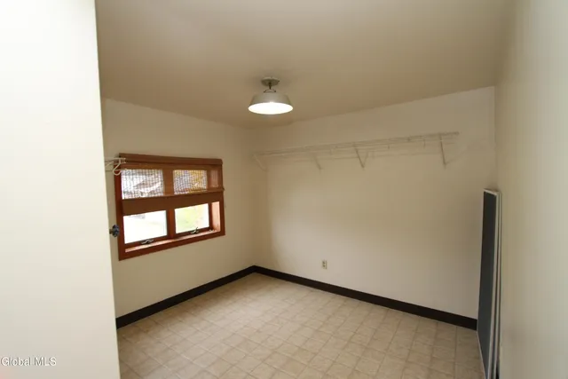 $319,900 | 15 Pawling Avenue, Halfmoon, NY 12118