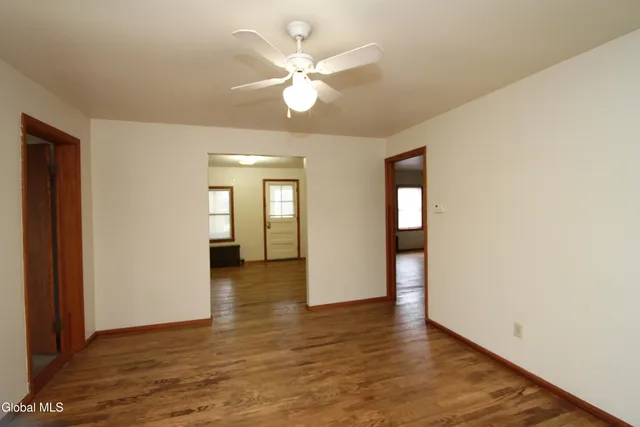 $319,900 | 15 Pawling Avenue, Halfmoon, NY 12118