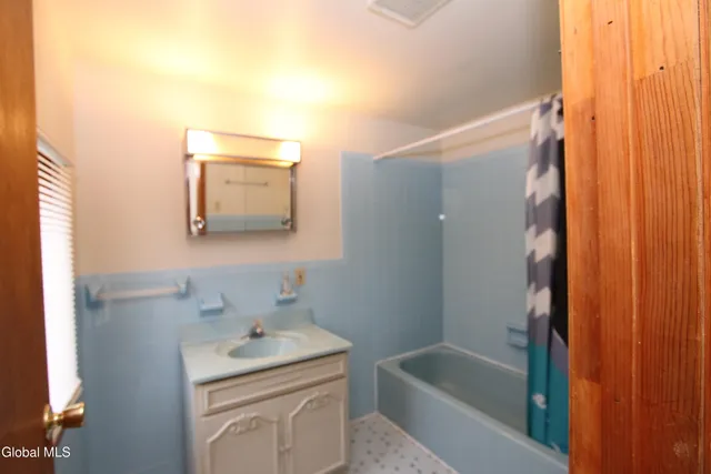 $319,900 | 15 Pawling Avenue, Halfmoon, NY 12118