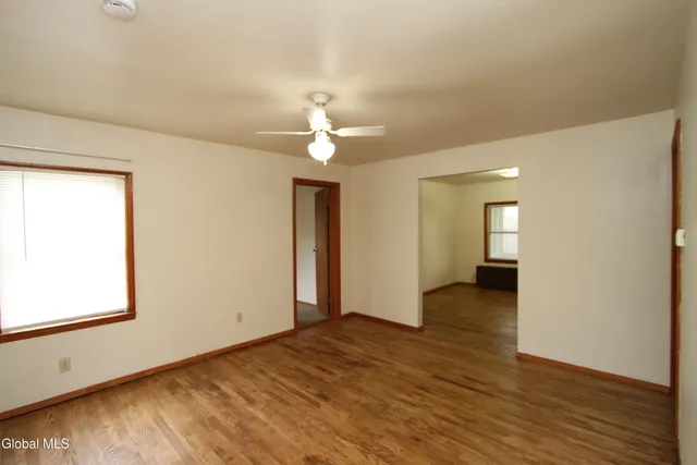 $319,900 | 15 Pawling Avenue, Halfmoon, NY 12118