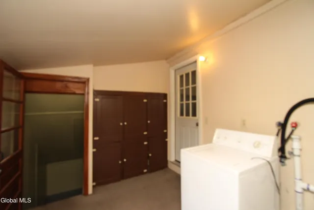 $319,900 | 15 Pawling Avenue, Halfmoon, NY 12118