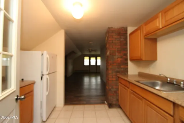 $319,900 | 15 Pawling Avenue, Halfmoon, NY 12118