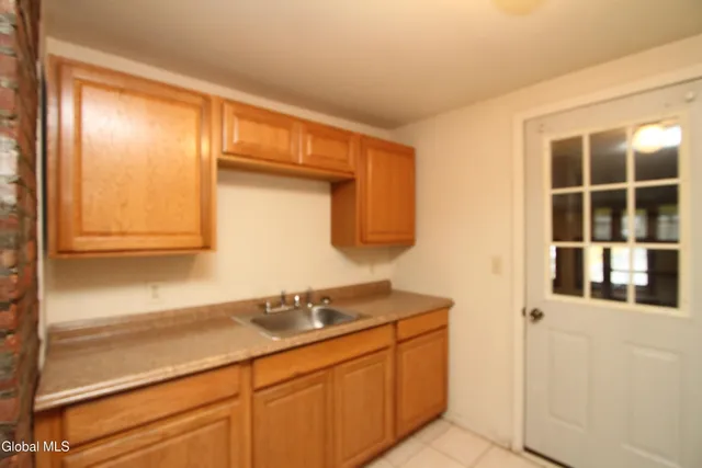 $319,900 | 15 Pawling Avenue, Halfmoon, NY 12118