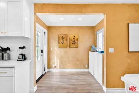 $1,700,000 | 5910 West 77th Place, Los Angeles, CA 90045