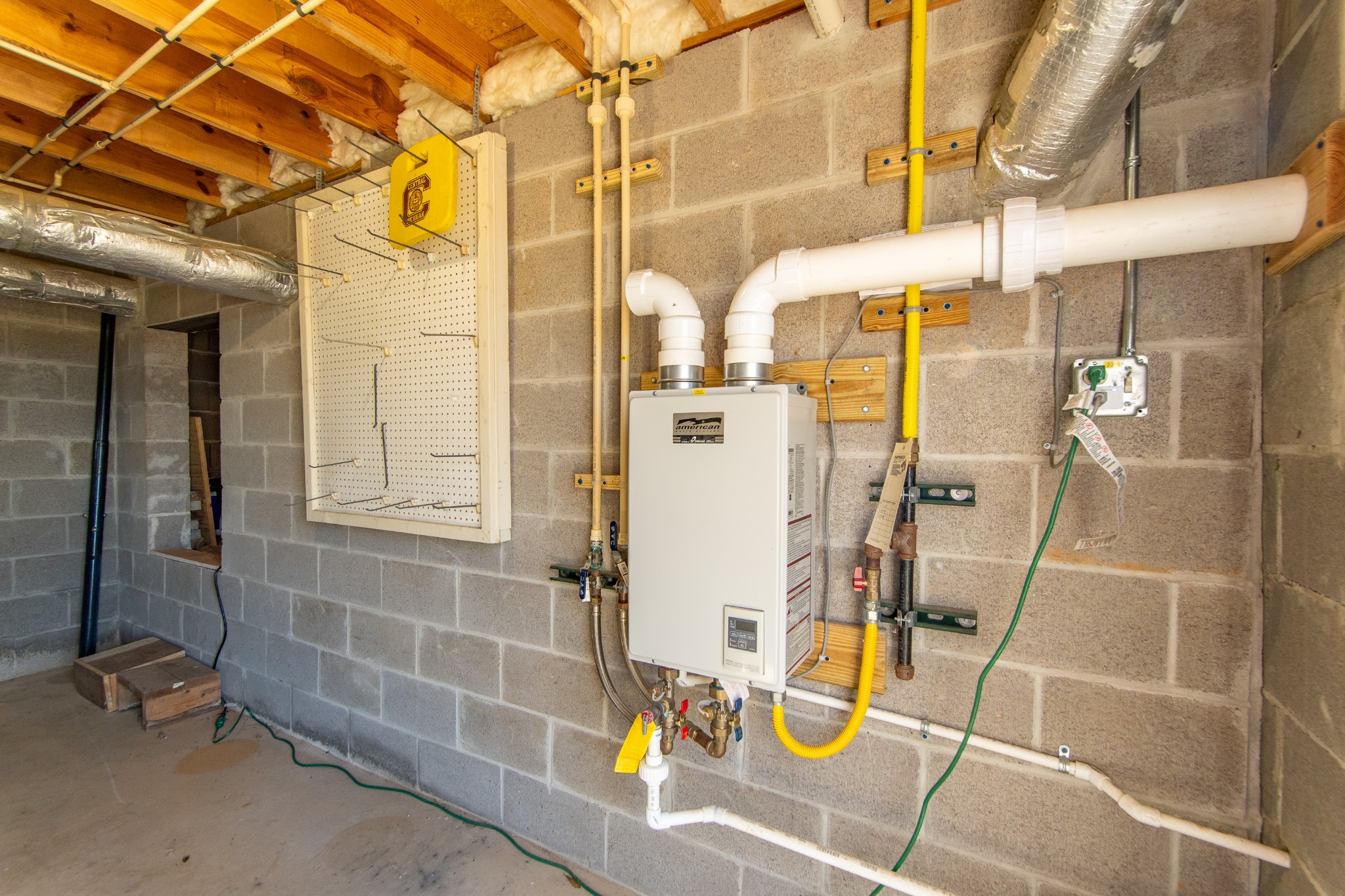 115 Tanyard Circle Adamsville, TN 38310 - Photo 38 of 52 a bathroom with a shower