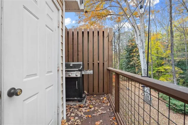 a view of walk in closet