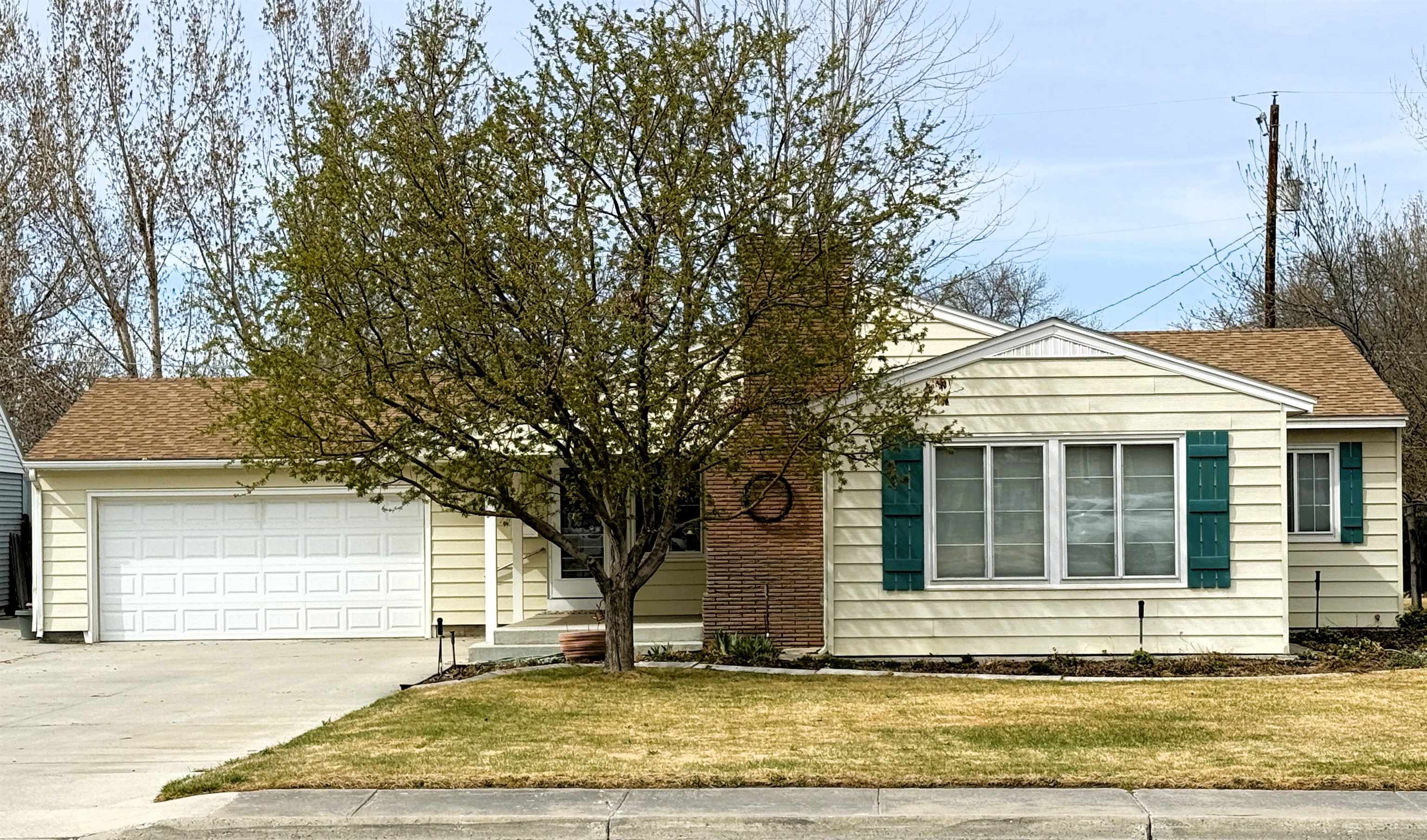 1205 Circle Road Worland, WY 82401 - Photo 1 of 37