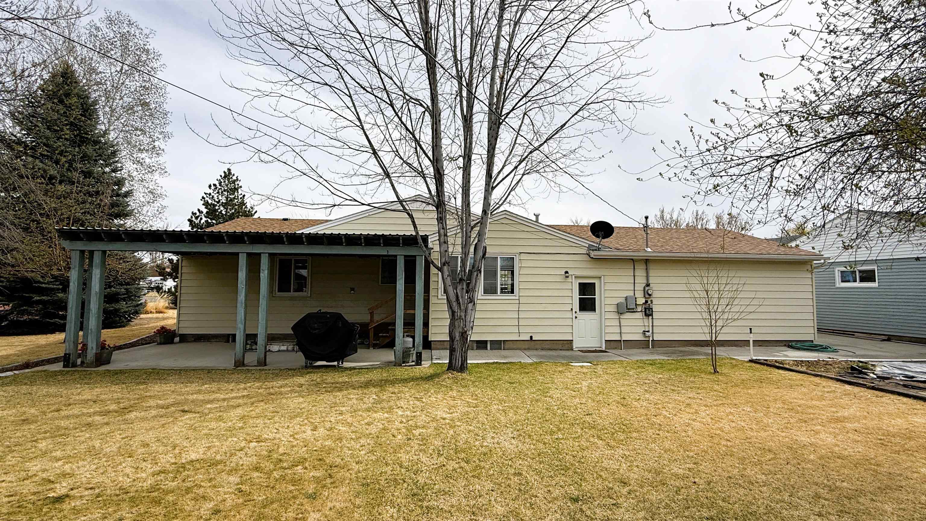 1205 Circle Road Worland, WY 82401 - Photo 8 of 37