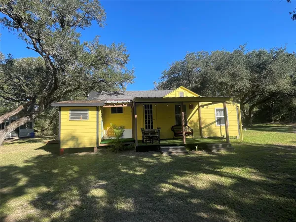 $237,500 | 341 Cr 355 Elmaton Tx 77440, Palacios, TX 77465