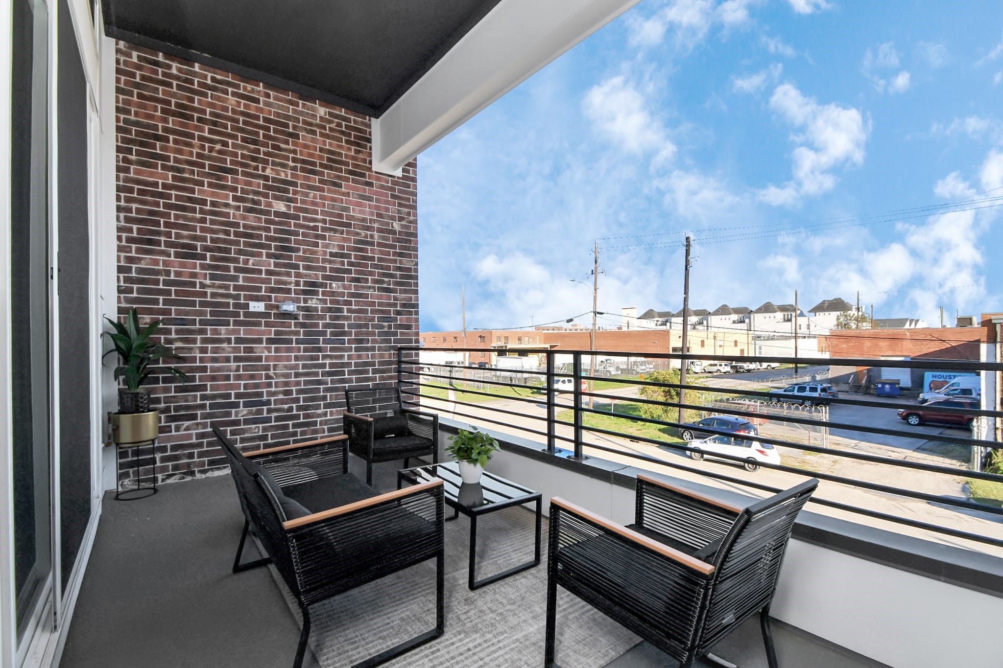 1104 Palmer Street Houston, TX 77003 - Photo 25 of 40 large balcony on 2nd floor