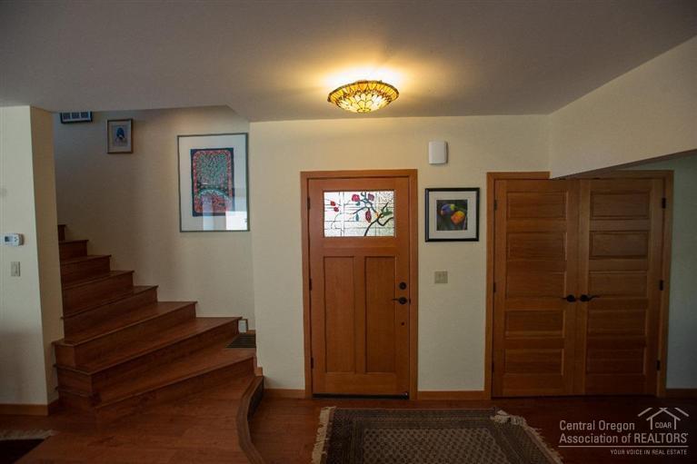 63333 Old Deschutes Road Bend, OR 97701 - Photo 2 of 25 Entry