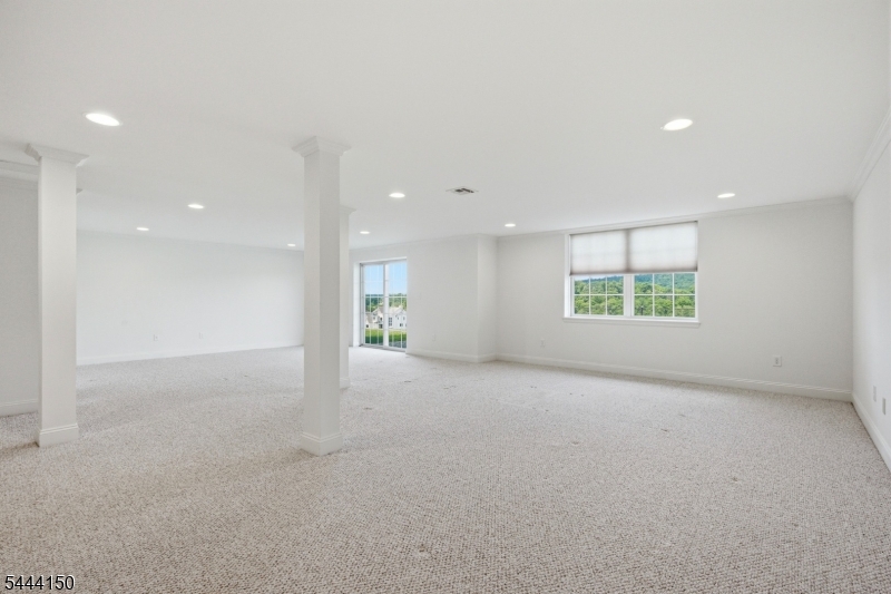 98 Tarrington Road Hamburg, NJ 07419 - Photo 34 of 40
