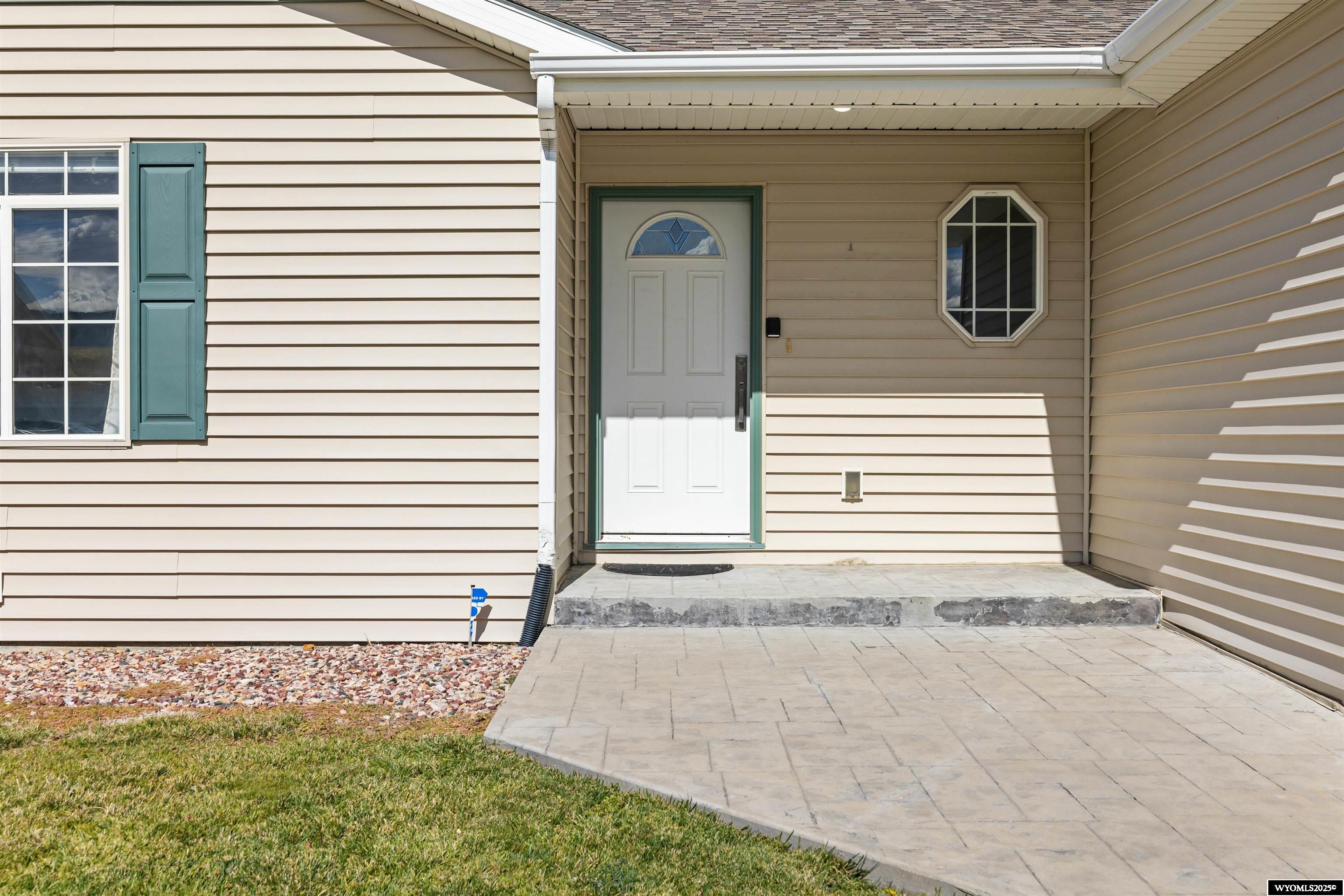 1620 Falconcrest Boulevard Casper, WY 82601 - Photo 2 of 37